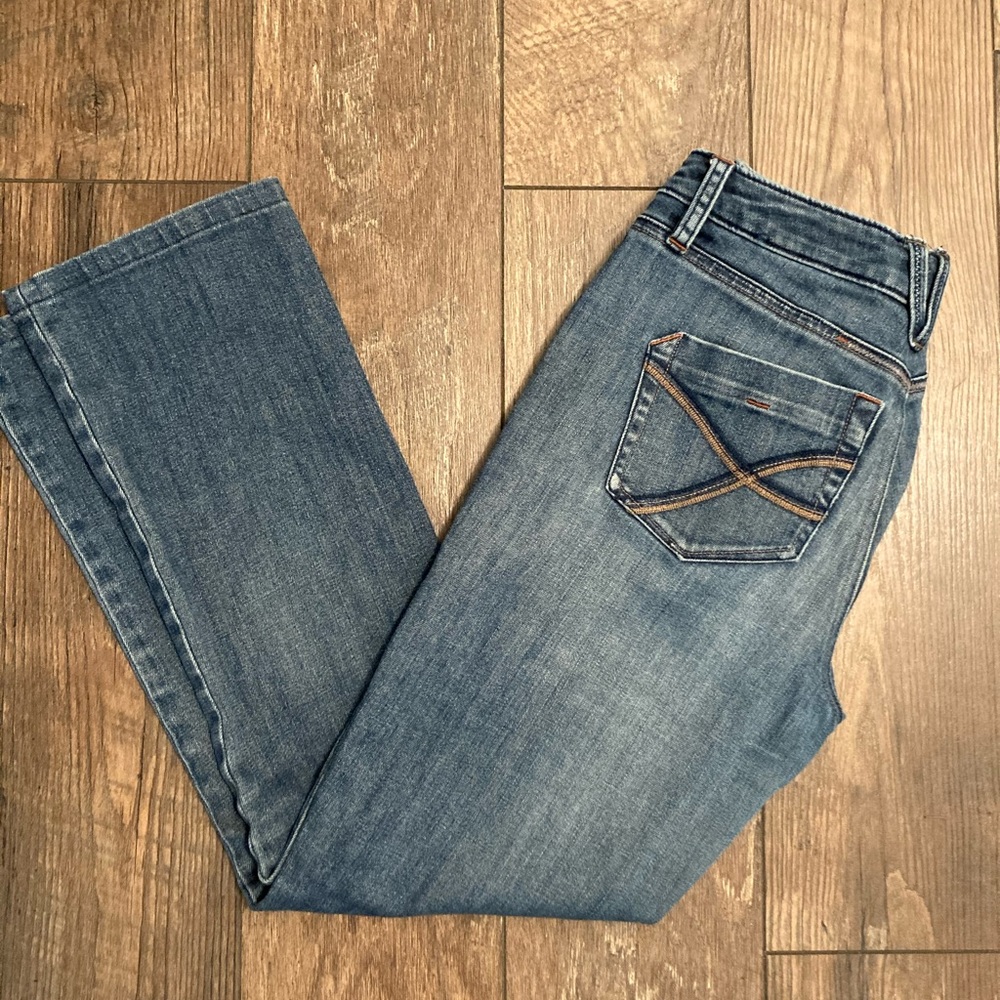 CLEARANCE ! Tommy Bahama Dark Washed Jeans/Straight Leg/Size 4